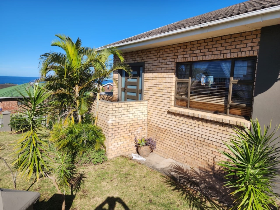 3 Bedroom Property for Sale in Winterstrand Eastern Cape